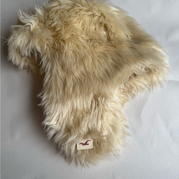 Hollister Cream Faux Fur Trapper Winter Hat